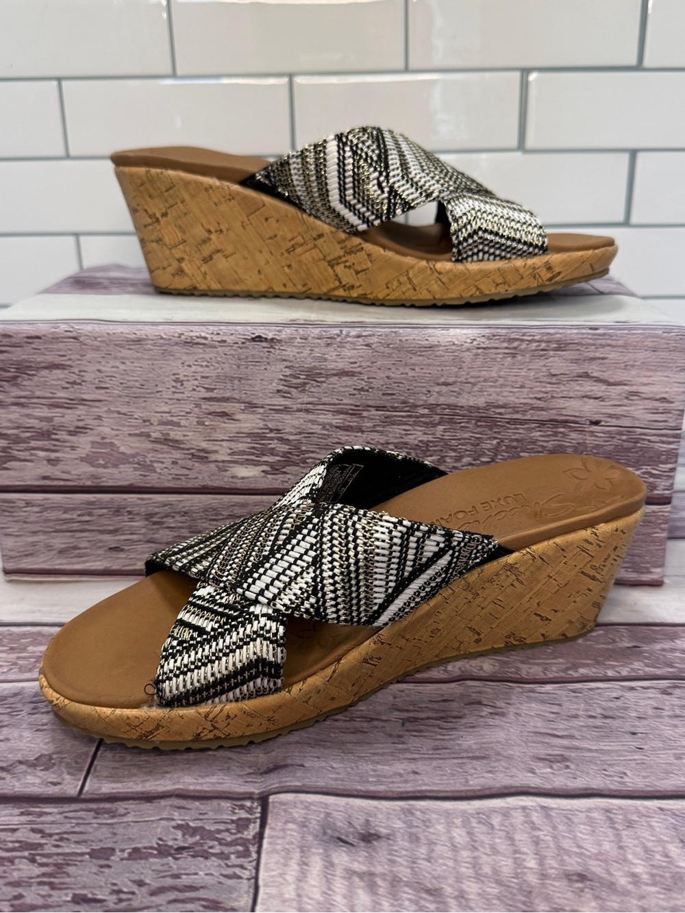 Skechers Women's Beverlee-Golden Palace Wedge Sandal size 6 - Picture 2 of 12